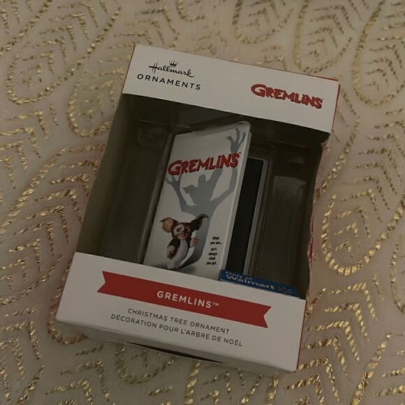 Nib/nwt gremlins retro vcr tape charm fob ornament collectible hallmark gizmo - Picture 1 of 5